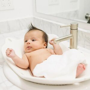 Puj Flyte Compact Infant Bathtub, Baby Ivory color